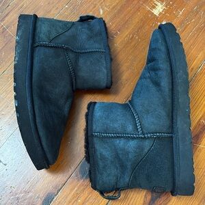 Ugg Classic Black Short Shearling Boots Women’s size 10
